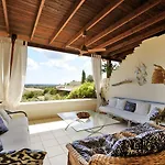Scenic Retreat, Panoramic Near Pula Chia * Is Molas