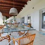 Scenic Retreat, Panoramic Near Pula Chia Holiday home *