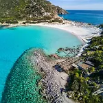 Scenic Retreat, Panoramic Near Pula Chia Holiday home *