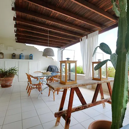 Ferienhaus Scenic Retreat, Panoramic Near Pula Chia Is Molas