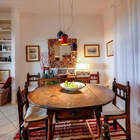 Scenic Retreat, Panoramic Near Pula Chia Holiday home Is Molas