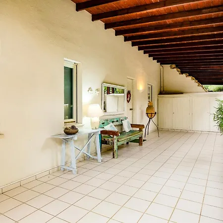 Scenic Retreat, Panoramic Near Pula Chia Ferienhaus *