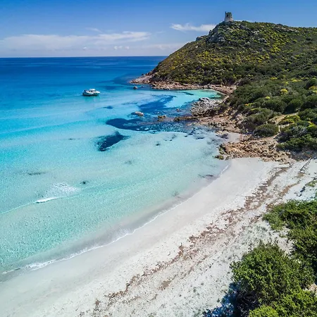 Scenic Retreat, Panoramic Near Pula Chia Holiday home