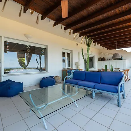 Scenic Retreat, Panoramic Near Pula Chia *